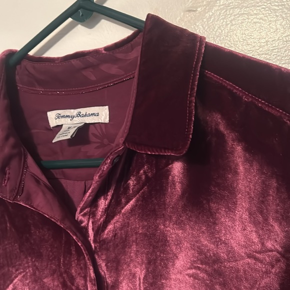 Tommy Bahama pink velvet silk-blend Button Up shirt. Medium - Picture 5 of 6